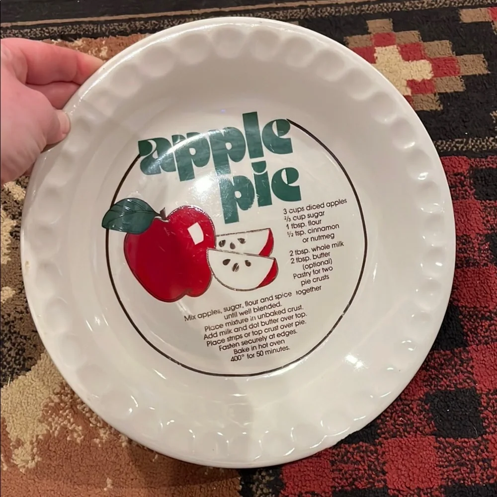 Vintage Mount Clemens Pottery apple pie dish